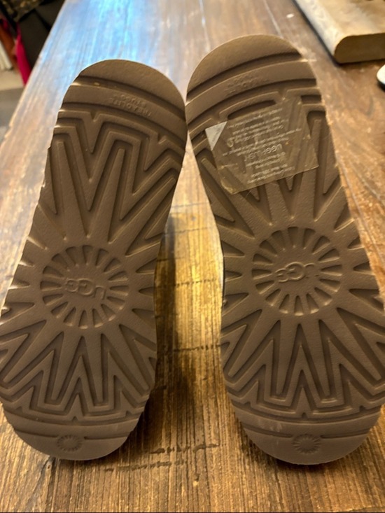 UGG Classic Mini Zodiac Boots Grey Size 8 NWOB - Picture 7 of 9